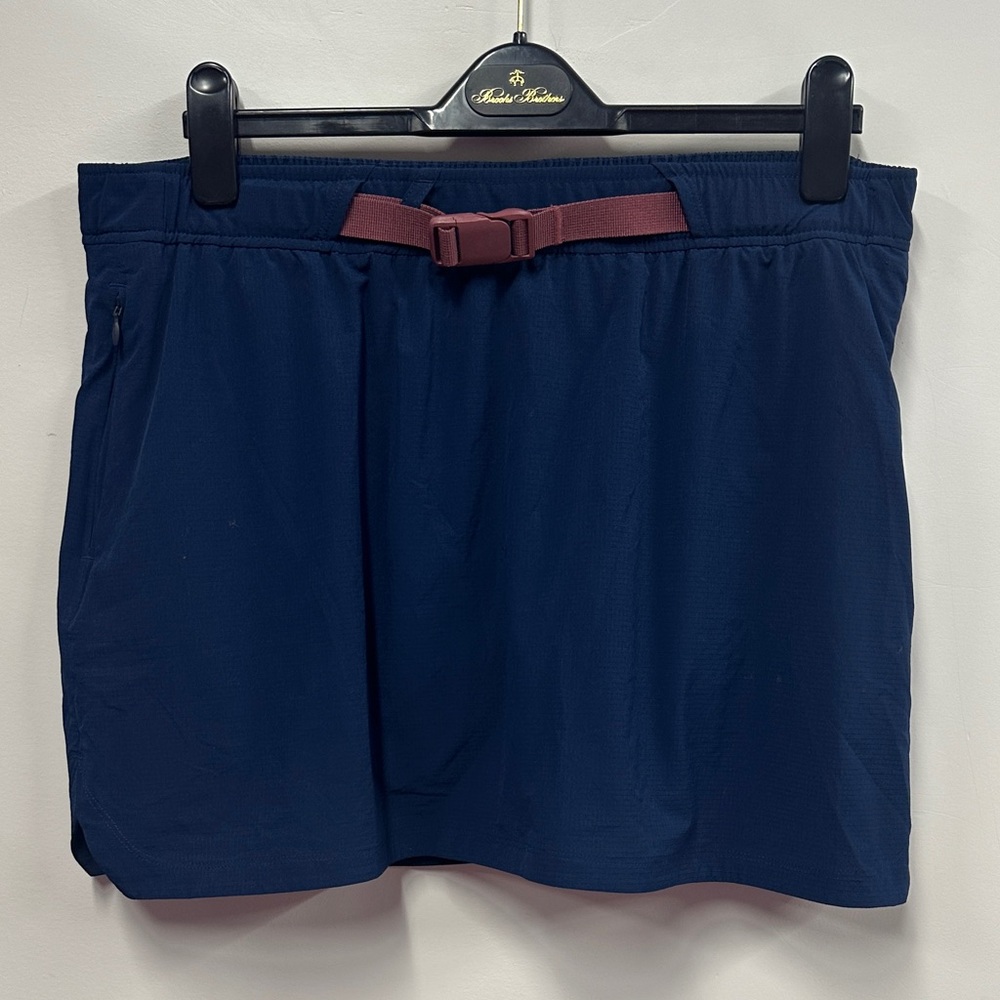 Title nine Navy Skirt with Burgundy Belt skort XL